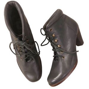 JEFFREY CAMPBELL Lace-up ankle booties Ingles Tahiti gray leather Victorian boho